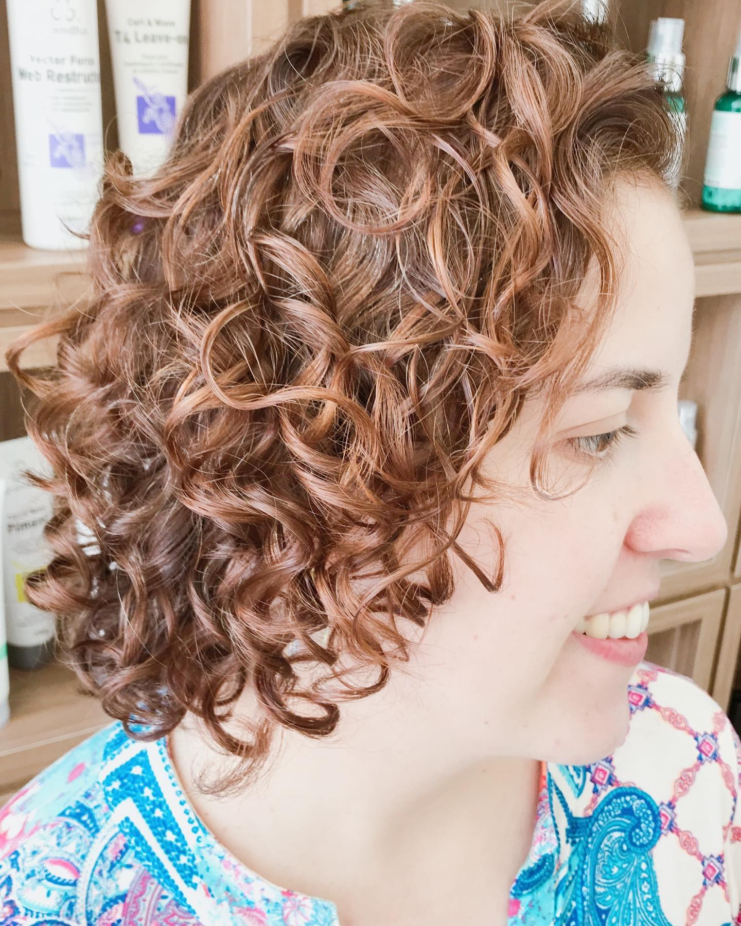 Terapia Capilar para Cachos em Curitiba | Estúdio Cássia Marconi