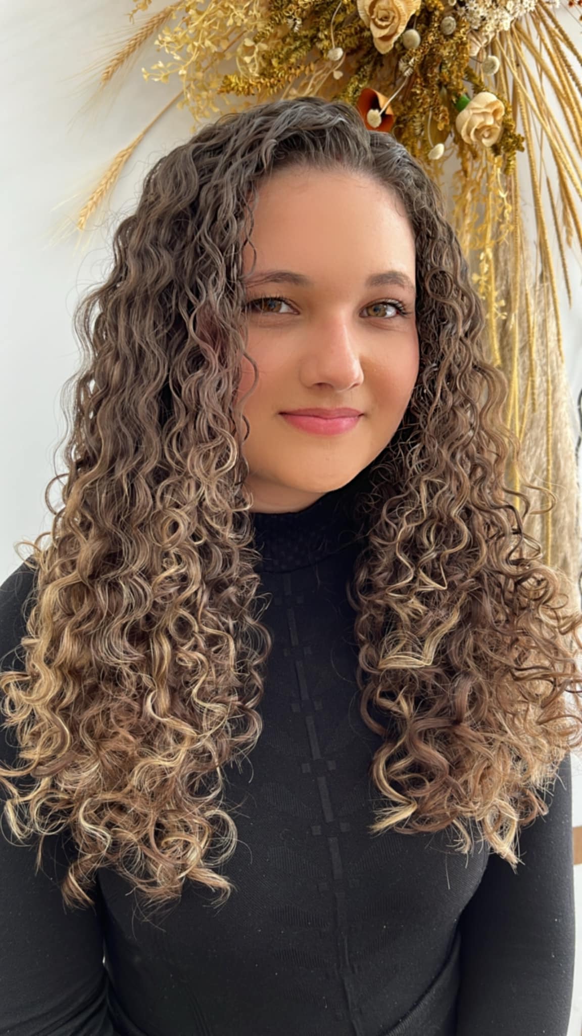 Terapia Capilar para Cachos em Curitiba | Estúdio Cássia Marconi