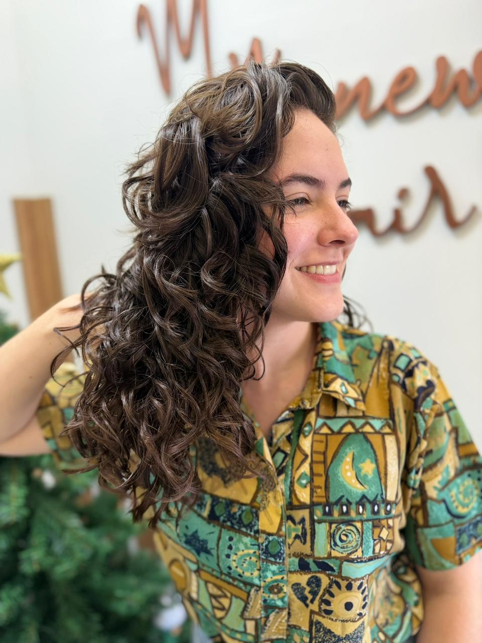 Escova e Modelagem em Curitiba | Especialista em Cachos