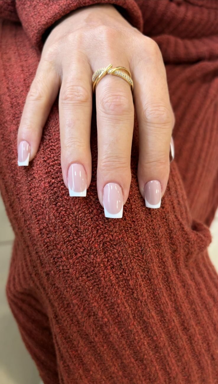 Manicure em Curitiba | Salão Cássia Marconi Manicure em Curitiba | Salão Cássia Marconi