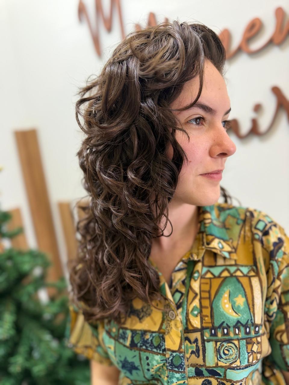 Corte de Cabelo Cacheado em Curitiba | Estúdio Cássia Marconi Corte de Cabelo Cacheado em Curitiba | Estúdio Cássia Marconi