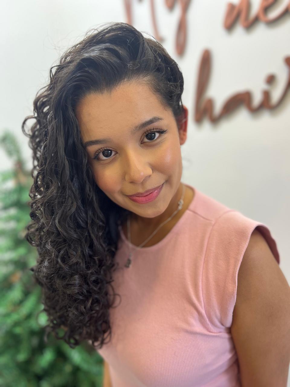 Corte de Cabelo Cacheado em Curitiba | Estúdio Cássia Marconi Corte de Cabelo Cacheado em Curitiba | Estúdio Cássia Marconi